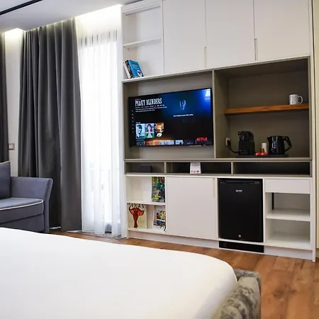 The Wilson Отель Тирана